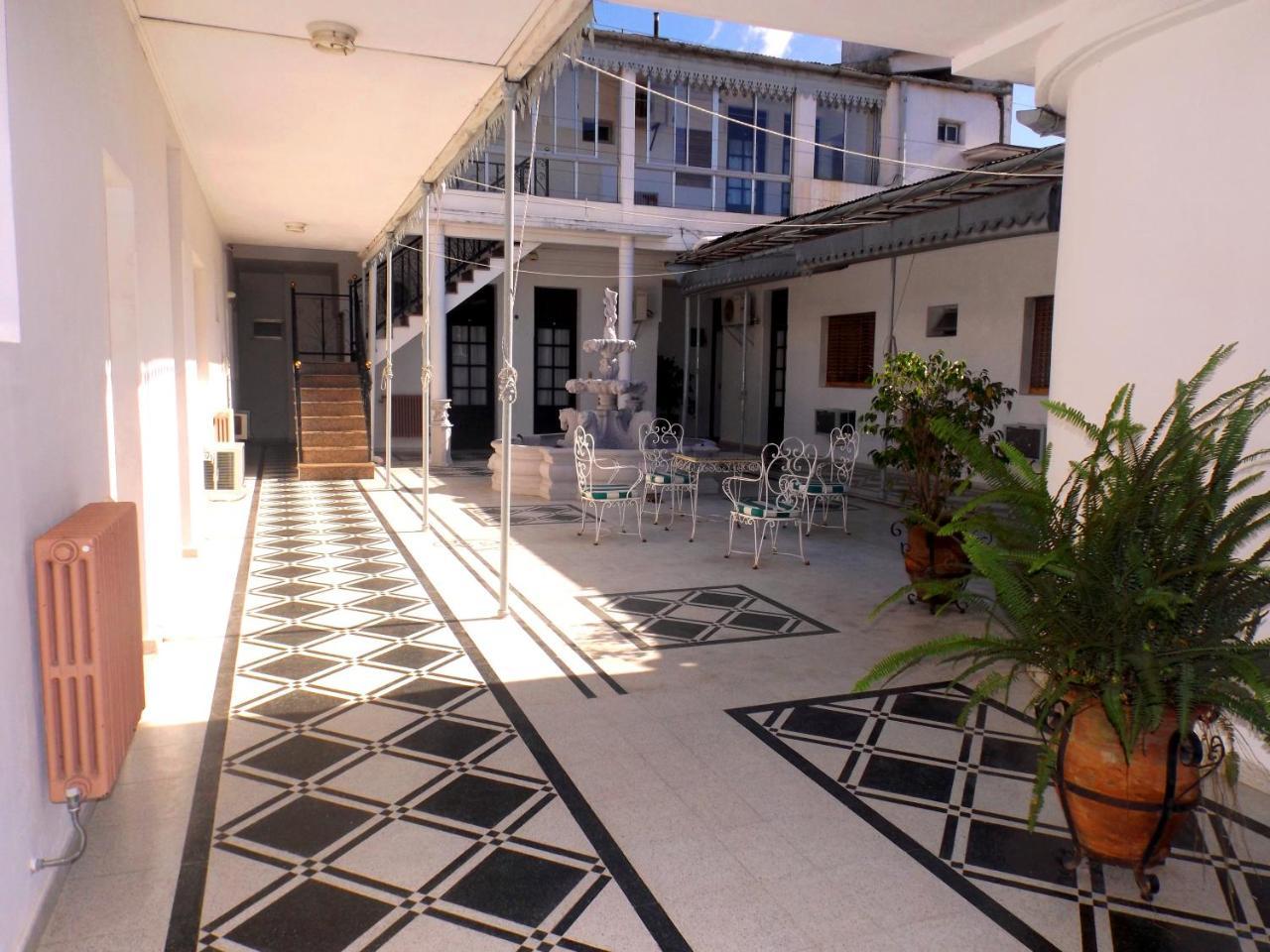 Alemán Hotel *